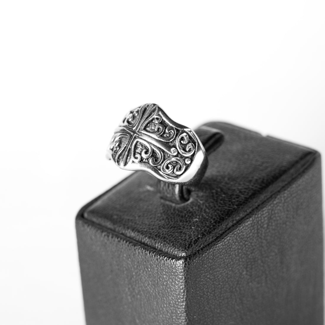 Anillo Gothic Revenant