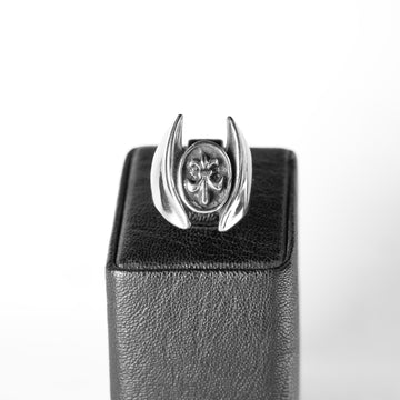 Anillo Gothic Shield