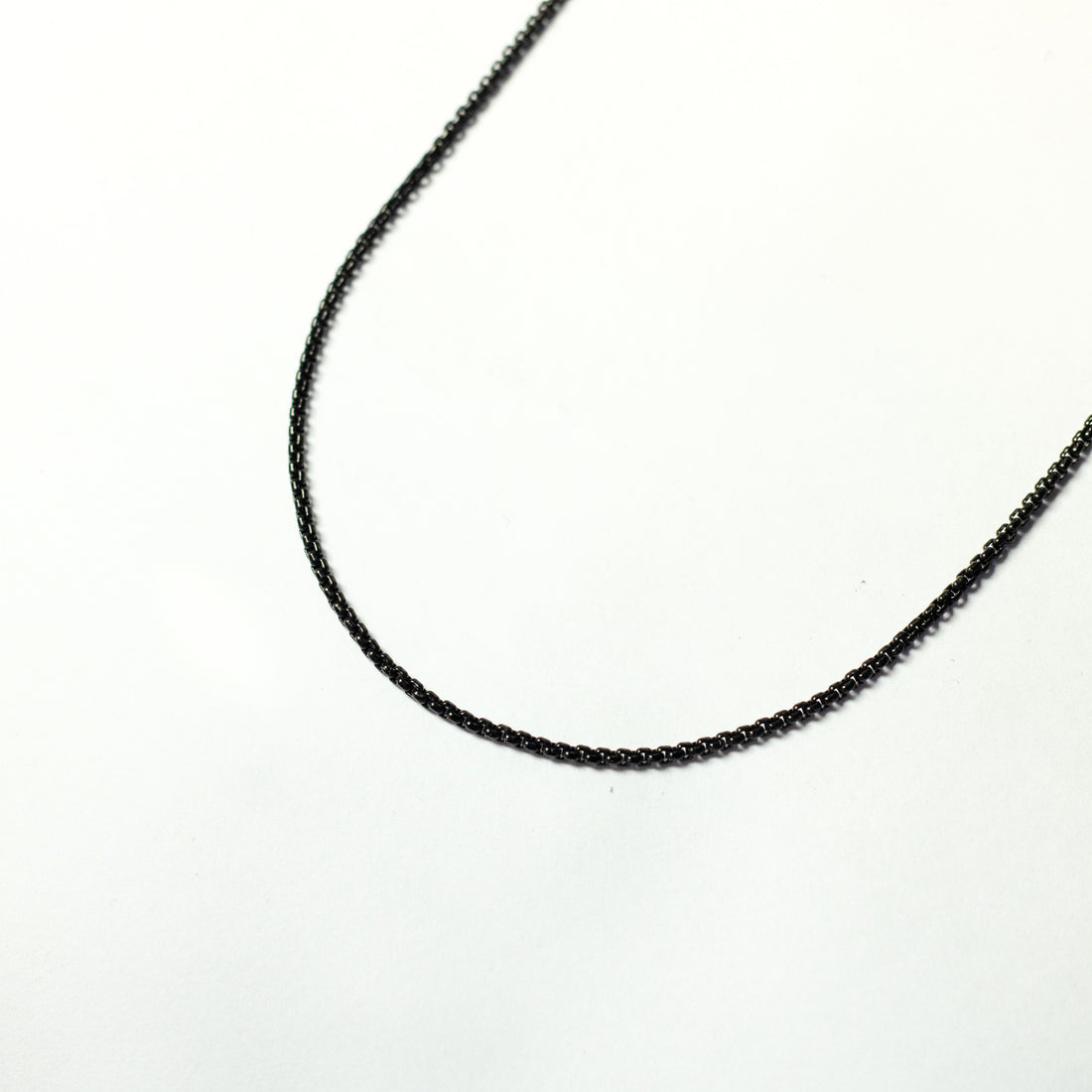 Cadena Minimal Dark