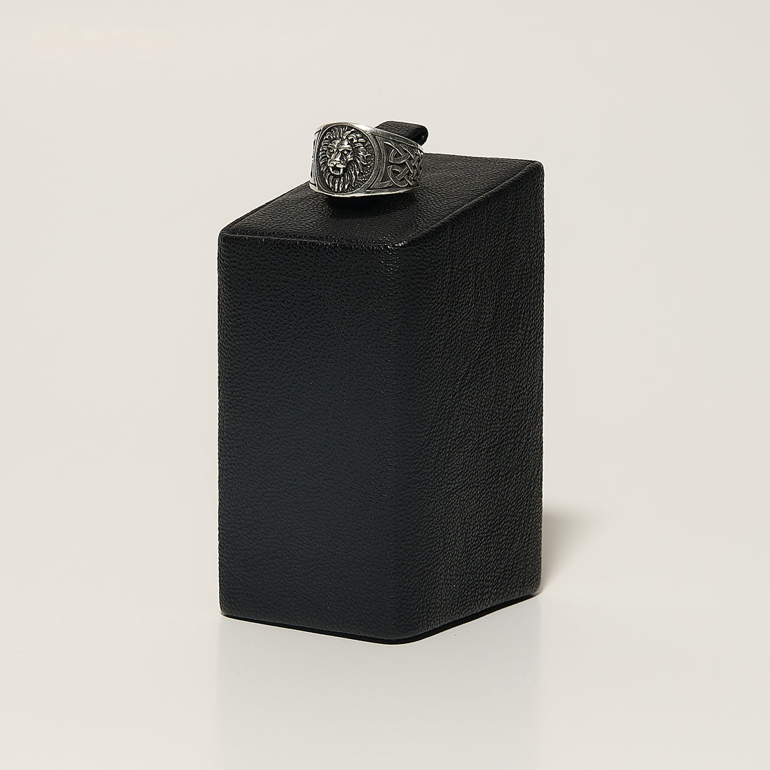 Anillo Leon Plata 925