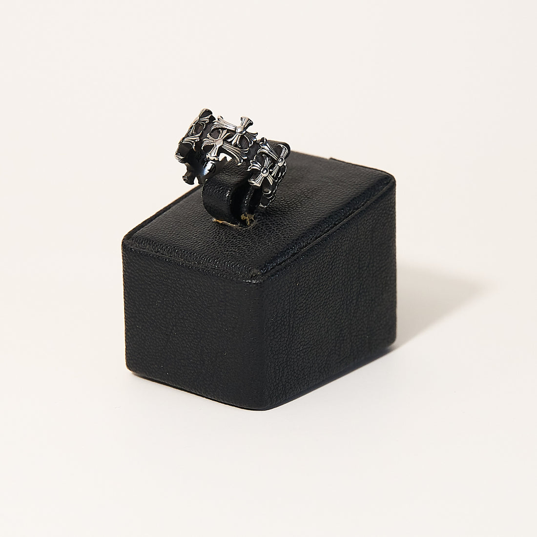 Anillo Crown of Crosses