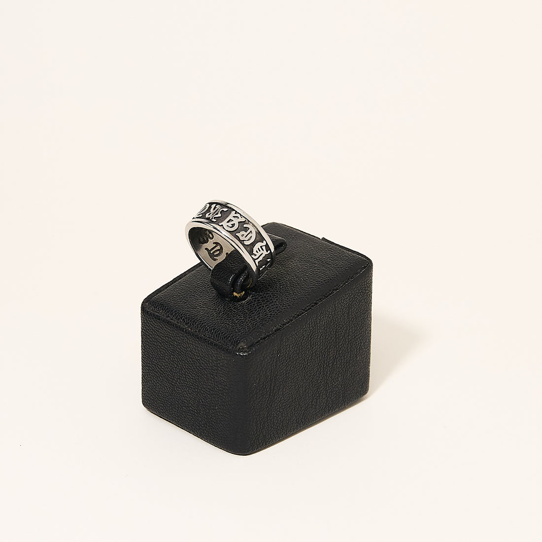 Ghotic Old Script Band