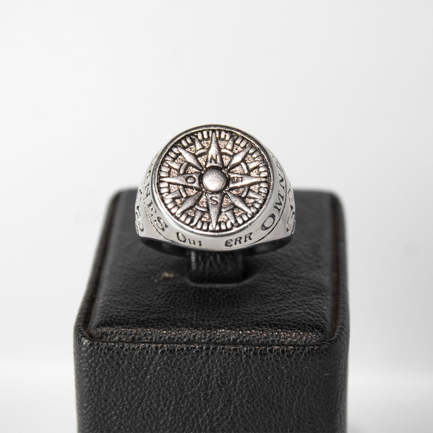 Anillo Brújula