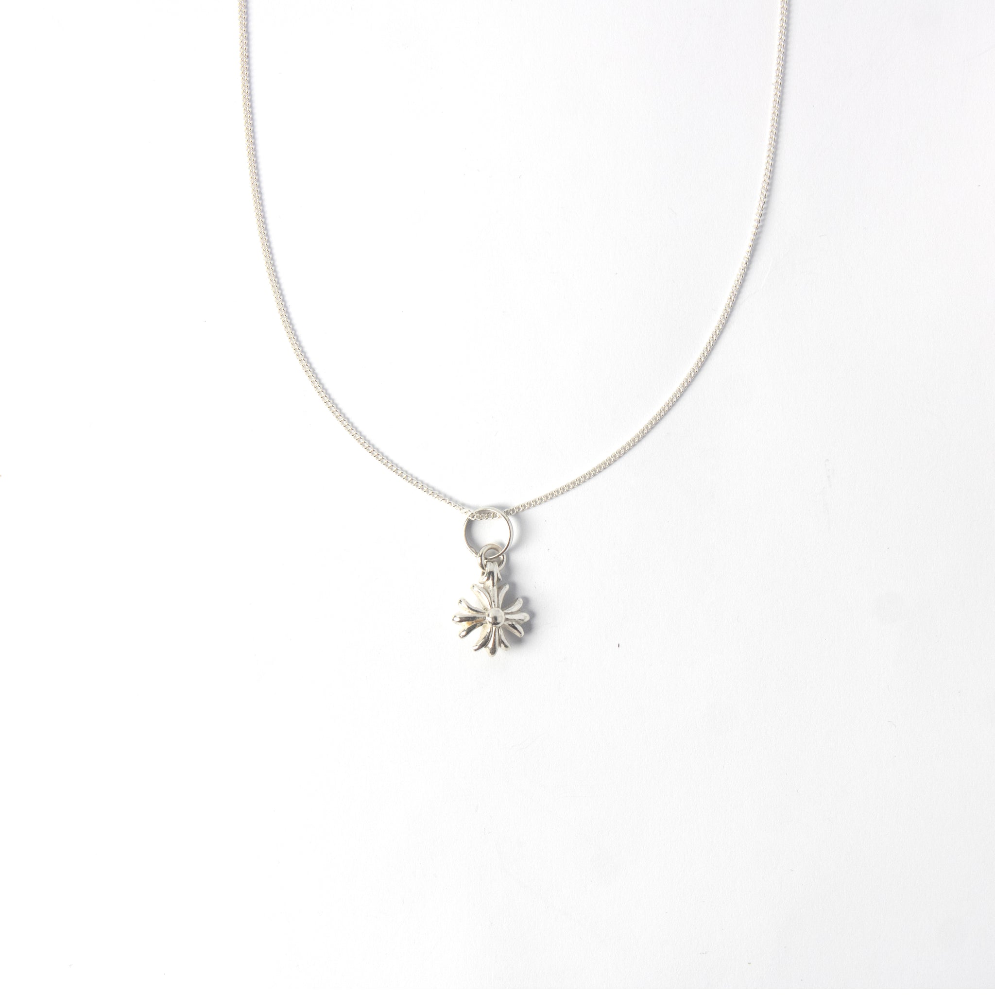 Cadena Dije Mini Gothic Plata 925